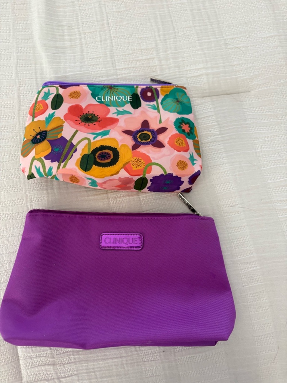 Clinique Purple Solid and Floral Zip Cosmetic Bag Duo - Picture 1 of 2